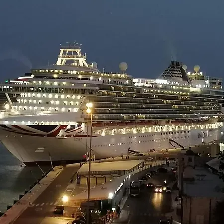 アパート Modern Elegance V1