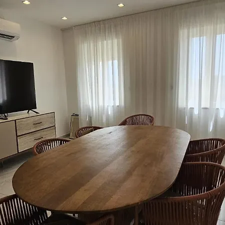 Modern Elegance V1 La Valletta