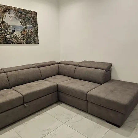 Modern Elegance V1 アパート