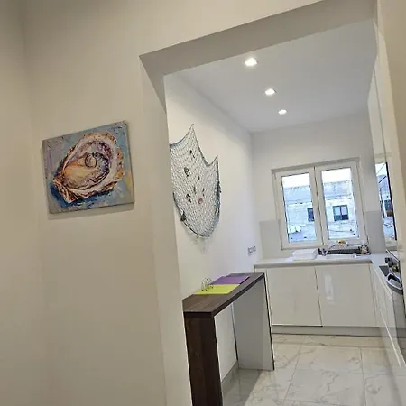 Modern Elegance V1 Apartment