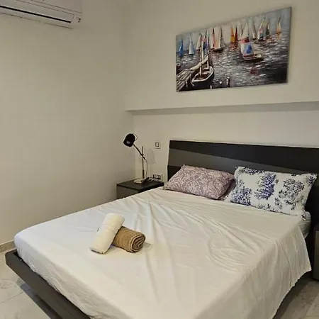 Modern Elegance V1 Apartment